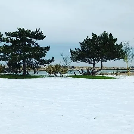 Parenthese A Sur アパート ディーブ・シュール・メール